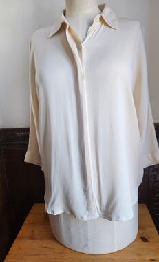 THEORY Silk Button down shirt with raglan style sleeves Sz S